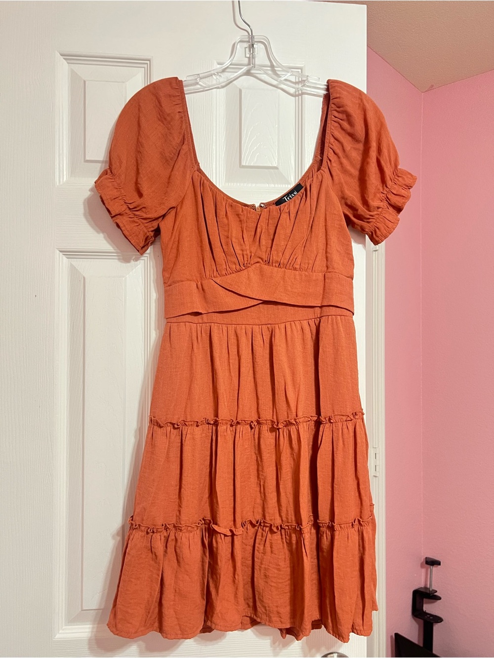 Women's Tiered Puff-Sleeve Dress in Rust Orange size Small